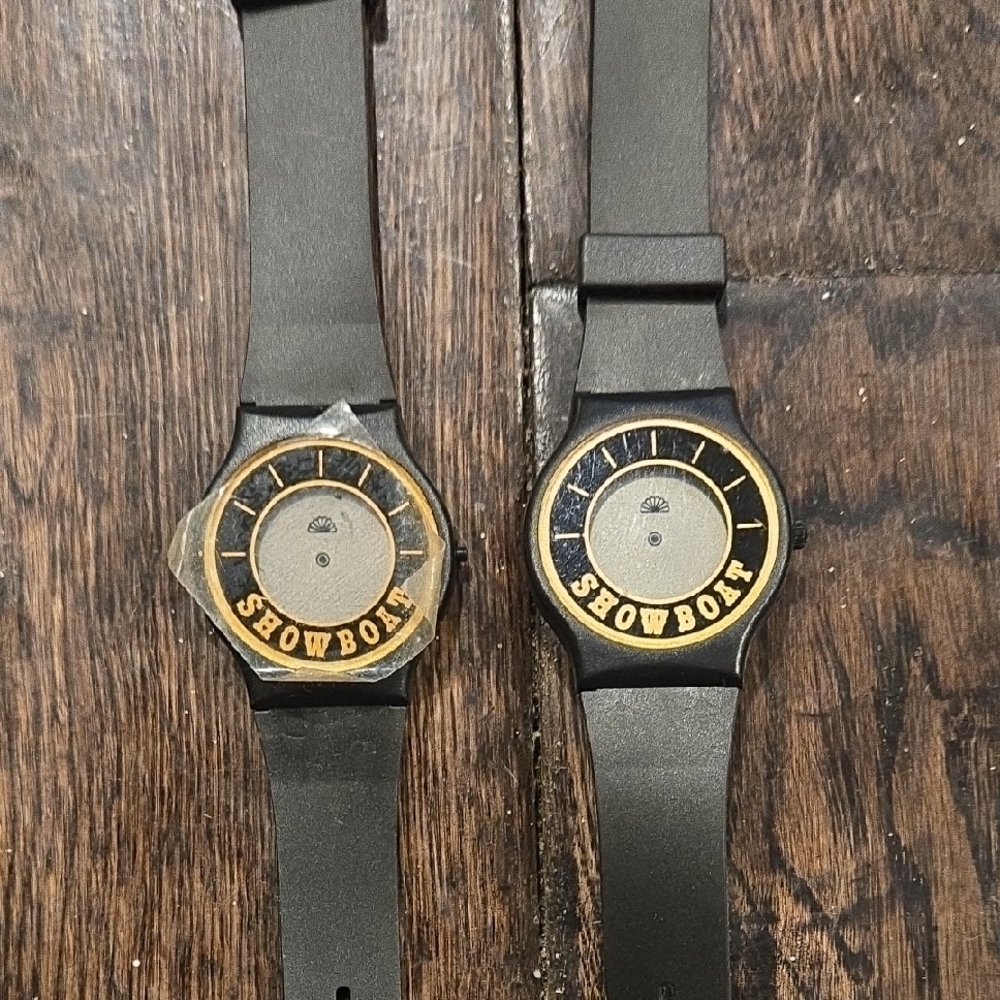 Showboat Black and Gold Smartwatch